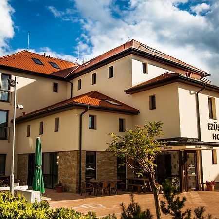 Ezuesthid Hotel Veszprém Exteriér fotografie