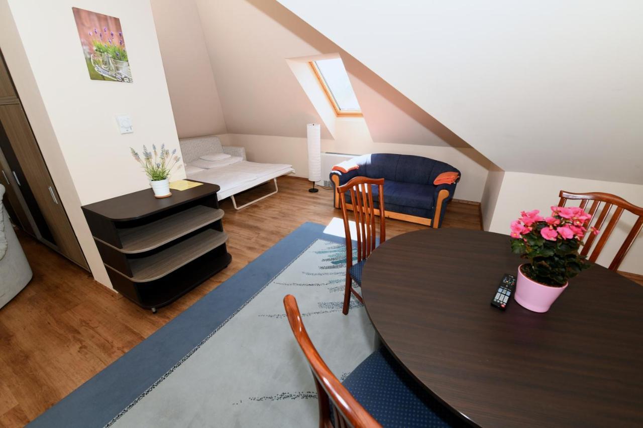 Ezuesthid Hotel Veszprém Exteriér fotografie
