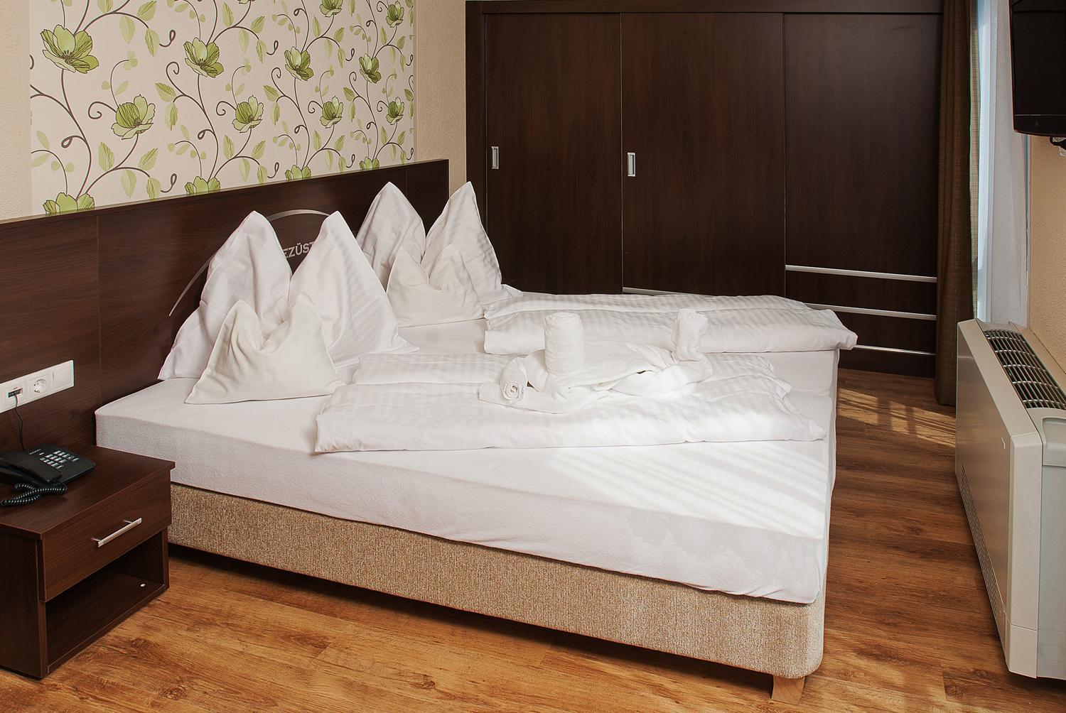 Ezuesthid Hotel Veszprém Exteriér fotografie