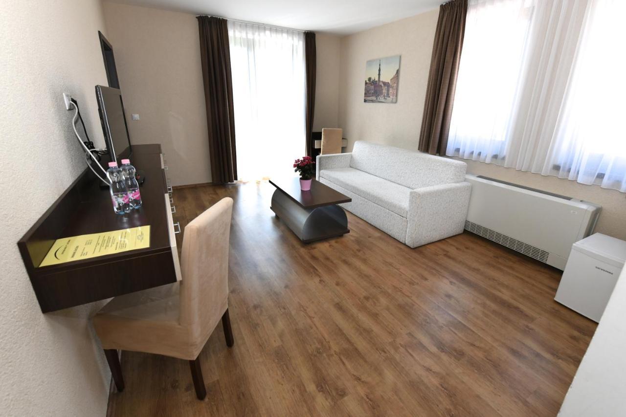 Ezuesthid Hotel Veszprém Exteriér fotografie