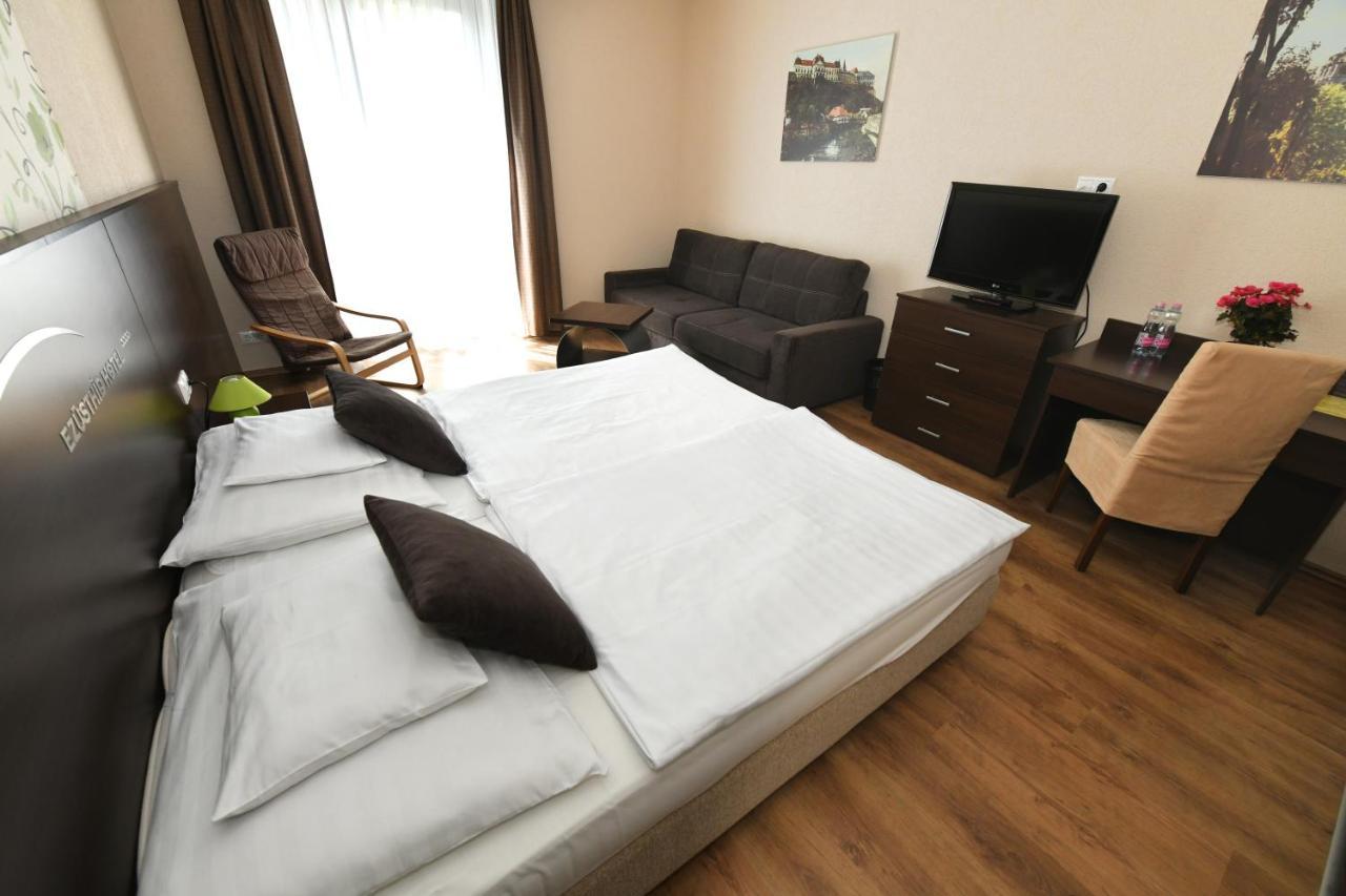 Ezuesthid Hotel Veszprém Exteriér fotografie